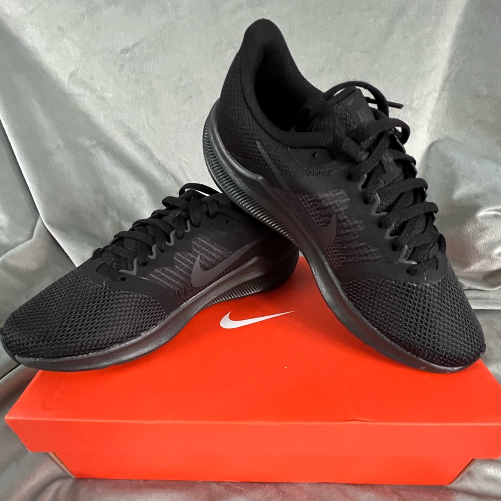 Nike Downshifter 11 womens running shoe